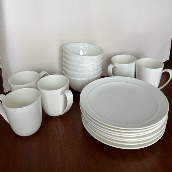 Halo by CRATE & BARREL Soup/Cereal Bowl